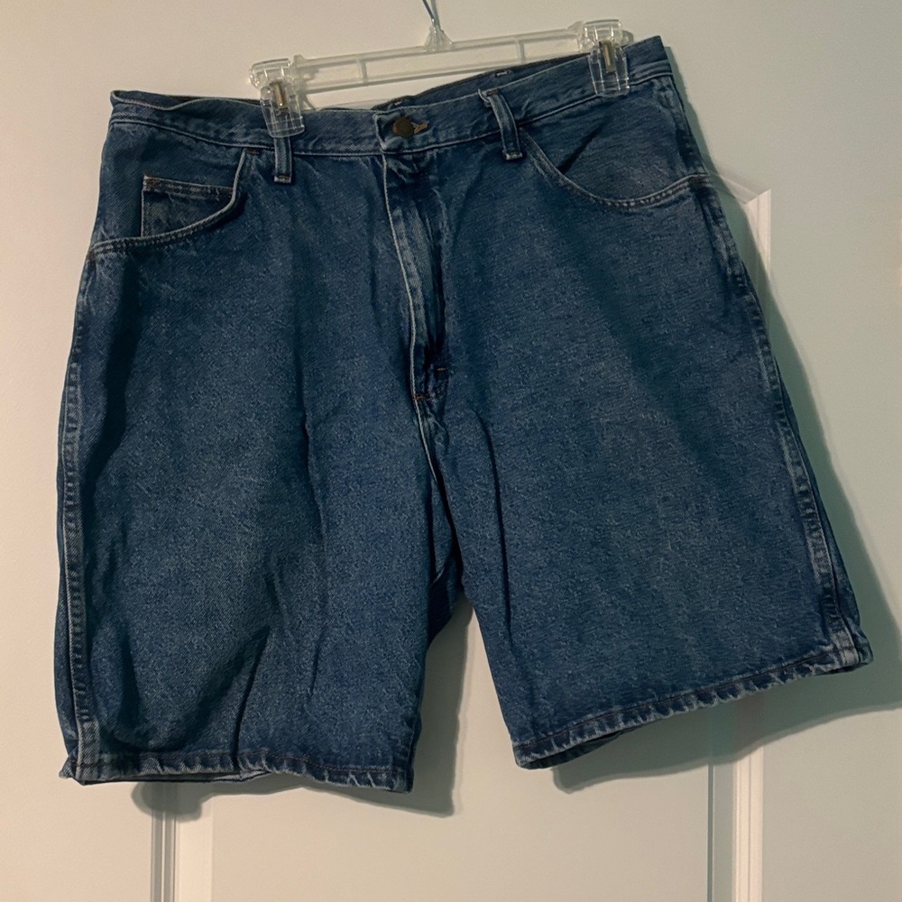 Vintage Western 80s Wrangler Men's Mid Wash Blue Jean Shorts